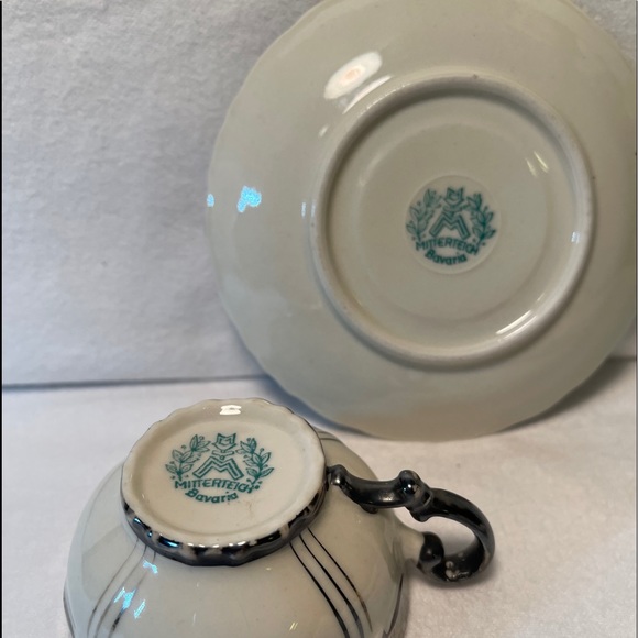 Vintage Tea Cup and Saucer - Picture 4 of 4